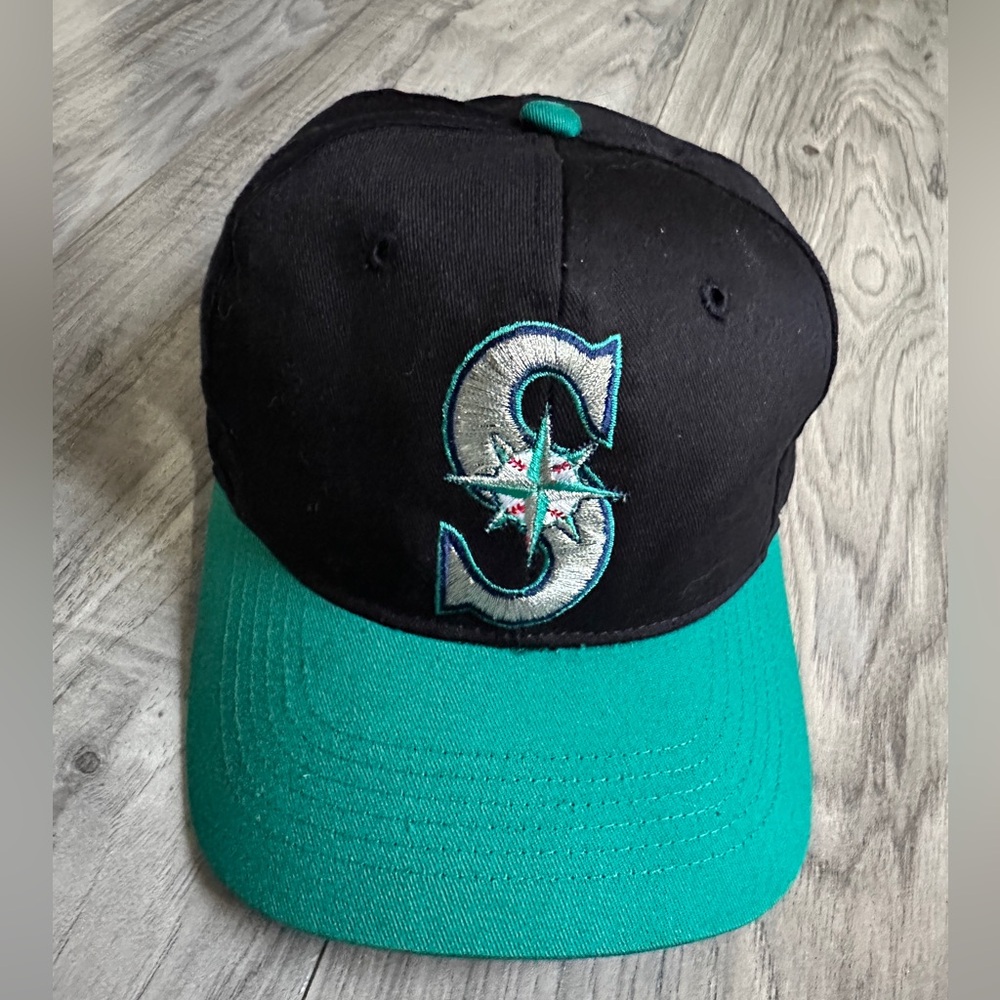 Vintage Seattle Mariners SnapBack Hat  Retro S-M Baseball Cap